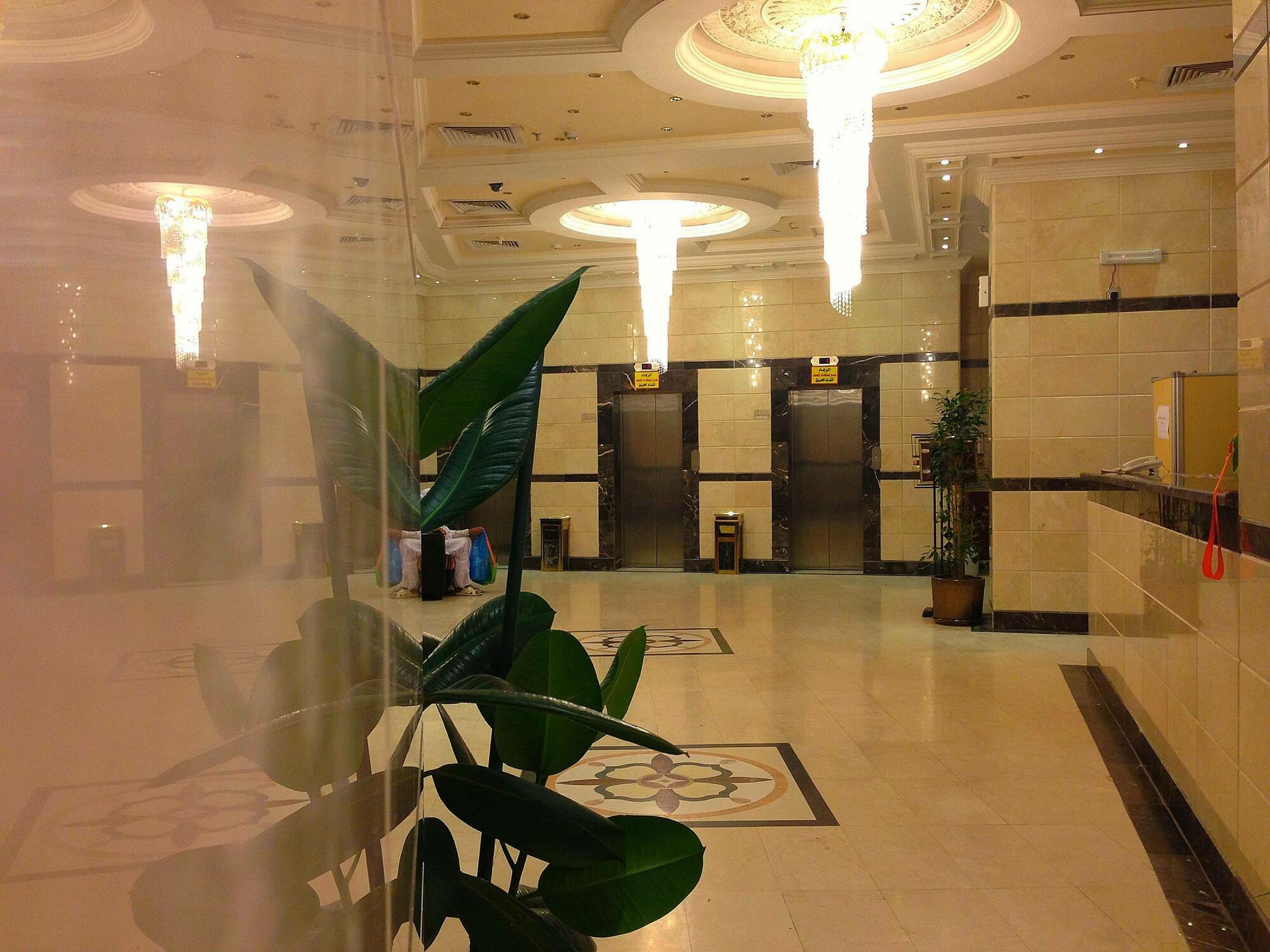 Qasr Al Azizia Hotel Mecca Exterior photo